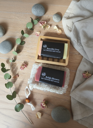 Rustieke flat lay met branded zepen