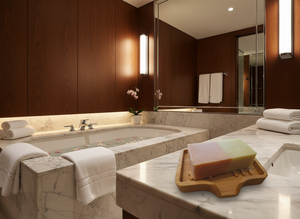 Zeepschaaltje in luxe hotel badkamer